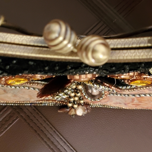 Beaded everywhere Framed Handbag Excellent Condition Beaded On Every Side - Picture 4 of 12